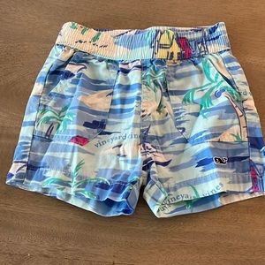 Vineyard Vines shorts